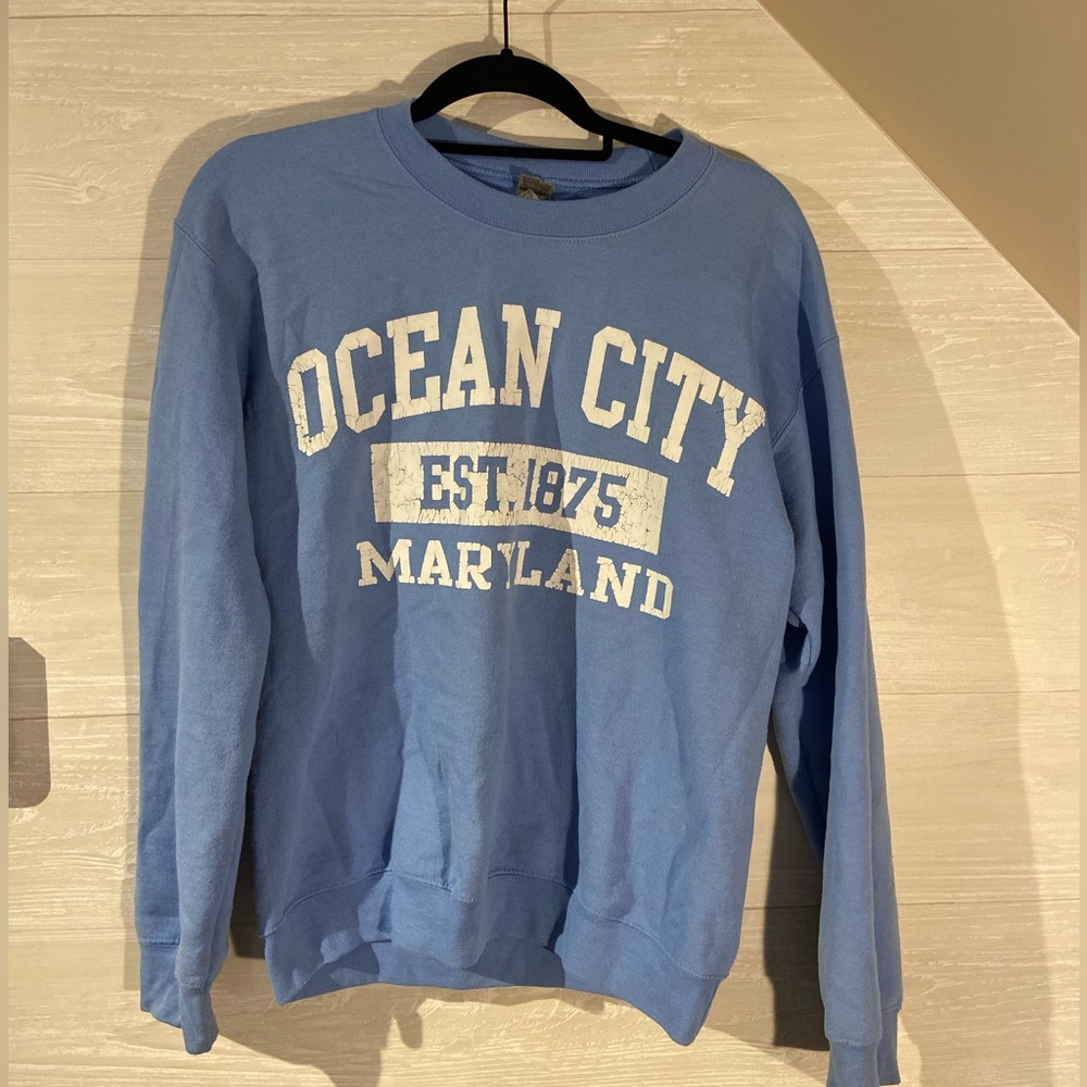 Cute Blue Ocean City MD crewneck!!